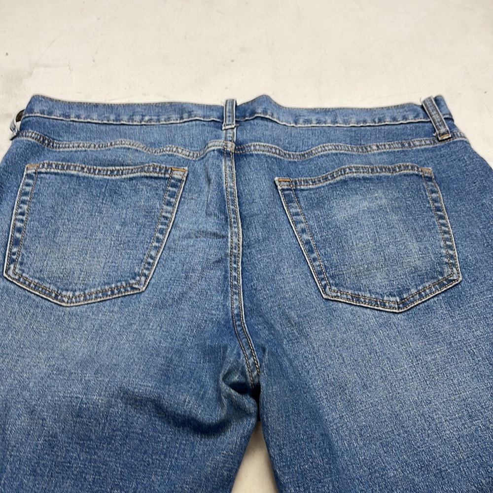Old Navy Blue Jean 34  x 32, Deep pockets - Picture 2 of 9